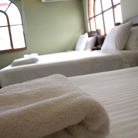 Hotel Maria Isabel Manta Bagian luar foto