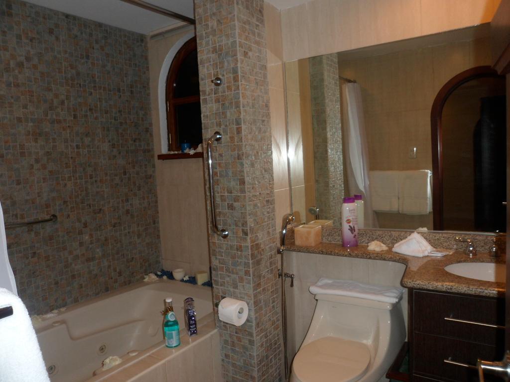 Hotel Maria Isabel Manta Bagian luar foto
