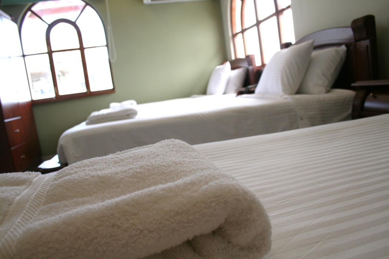 Hotel Maria Isabel Manta Bagian luar foto
